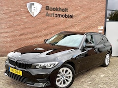 BMW 3-serie Touring - 330e Camera. M-stuur, Tr.haak, Carplay, DAB