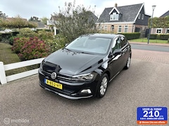 Volkswagen Polo - 1.0 TSI 95PK HIGHLINE CLIMATE CONTROLE PARKEERSENSOREN SFEERVERLICHTING NAVIGATIE ZEER NET