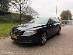 Volvo V70 - 2.4 D5 Momentum AIRCO/SCHUIFDAK/AUTOMAAAT