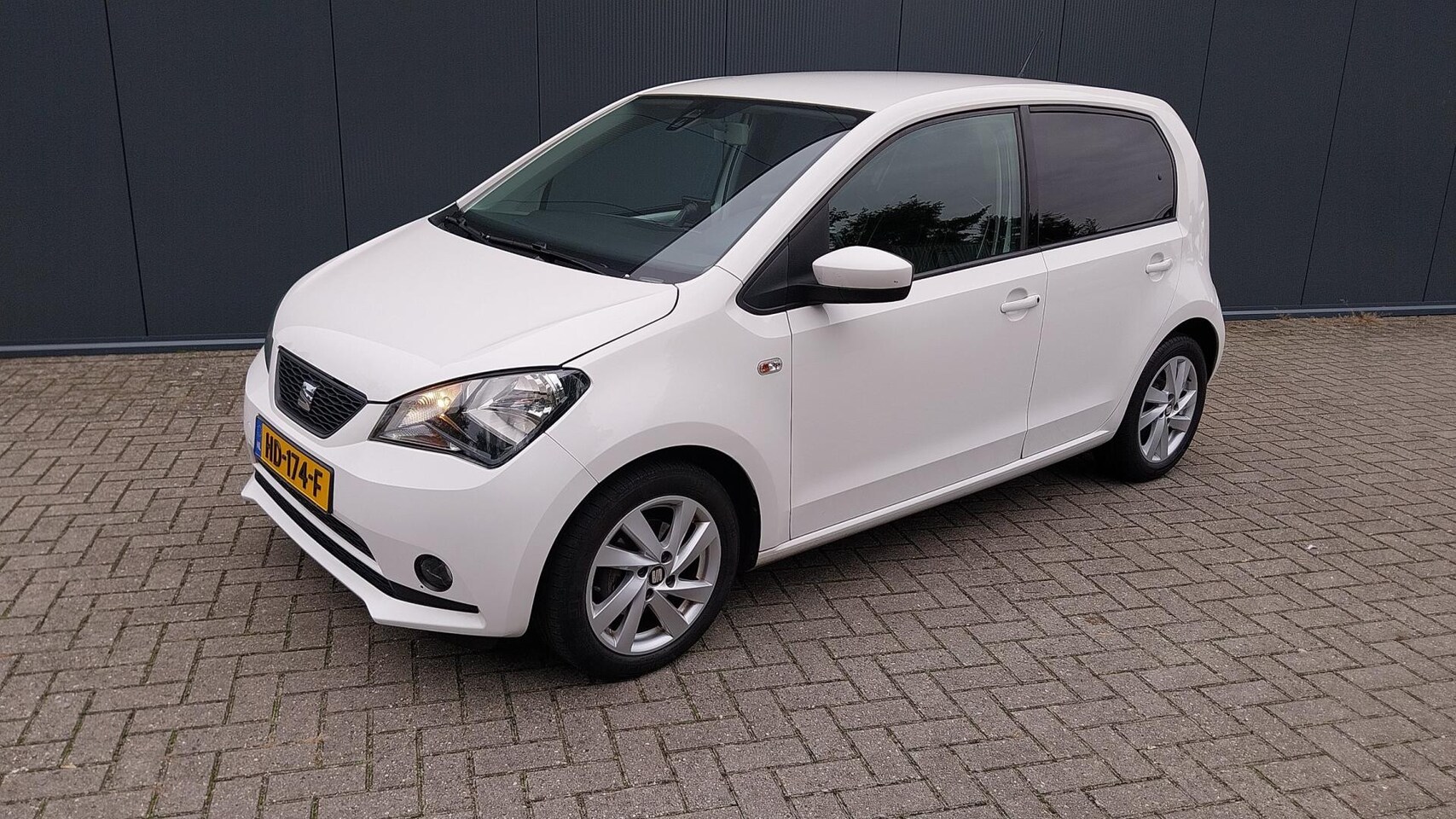SEAT Mii - 1.0 Sport Connect//NAVI//CRUISE//LM VELGEN//PDC - AutoWereld.nl