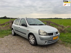 Renault Clio - 1.4-16V Expression AUTOMAAT, Lage KM Stand