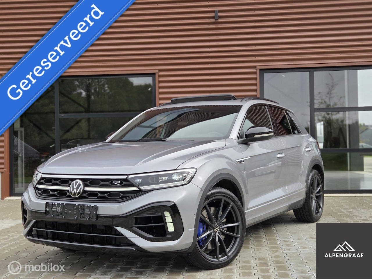 Volkswagen T-Roc - 2.0 TSI 4Motion R Akrapovic | Beats | Pano | Facelift | 39.000km | eerste eigenaar | Deale - AutoWereld.nl
