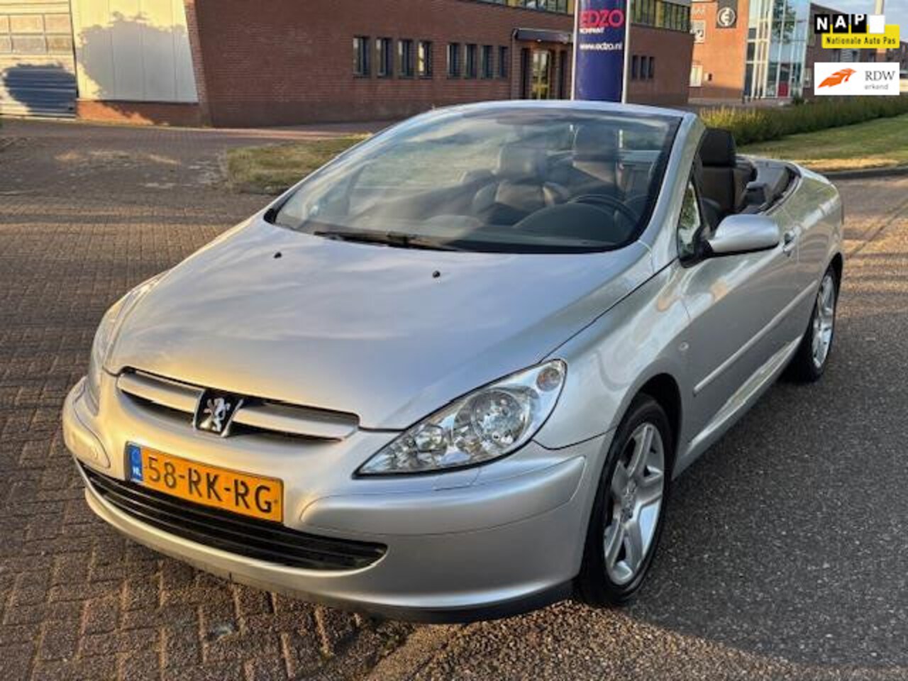 Peugeot 307 CC - 2.0-16V ECC Audio/CD Electric pakket LMV 17" Leder Sportstoelen Cruisecontrol Dealeronderh - AutoWereld.nl