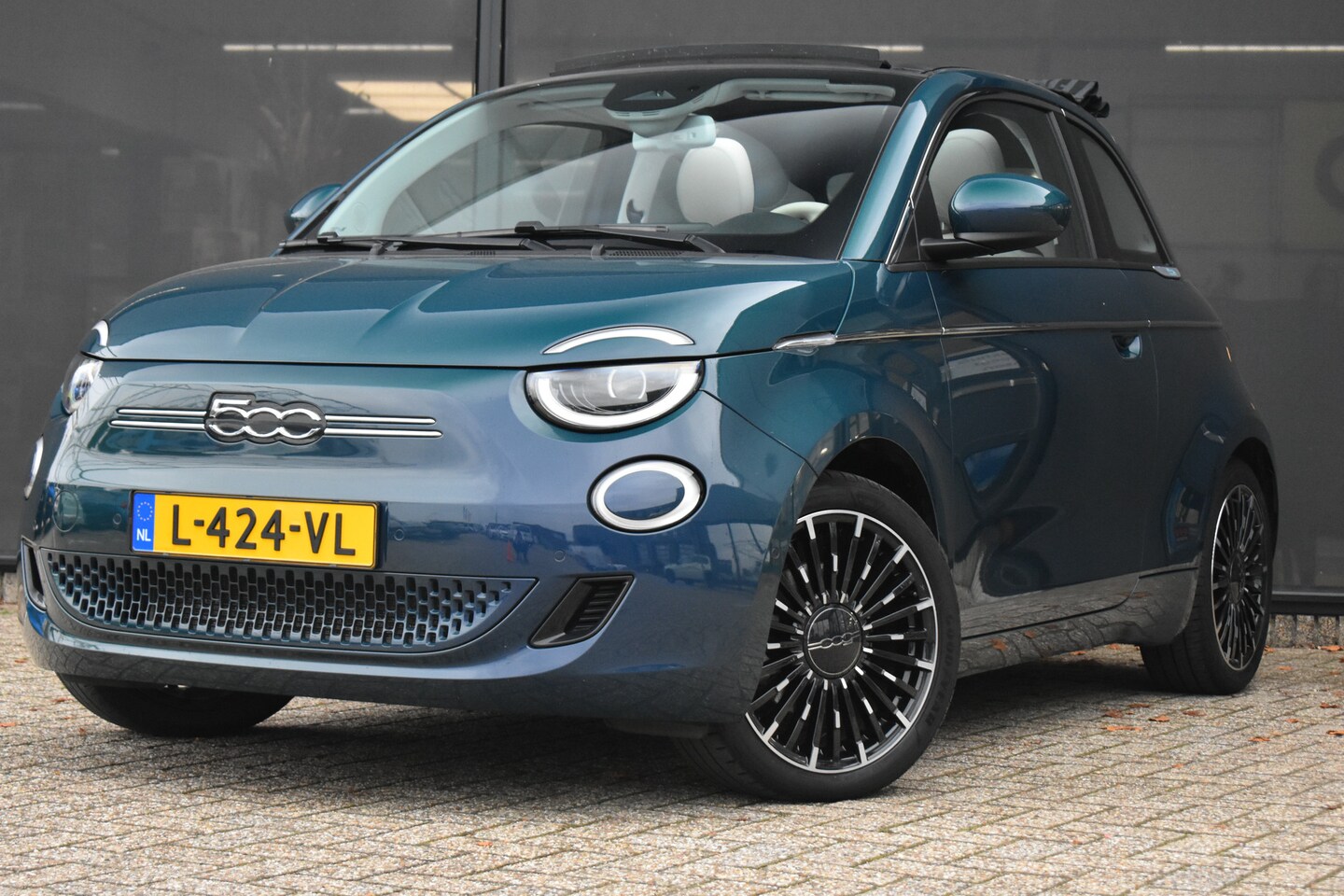 Fiat 500 C - La Prima 42 kWh 3 Fase | Leder | Stoelverwarming | Full-LED | Climate Control | Achteruitr - AutoWereld.nl