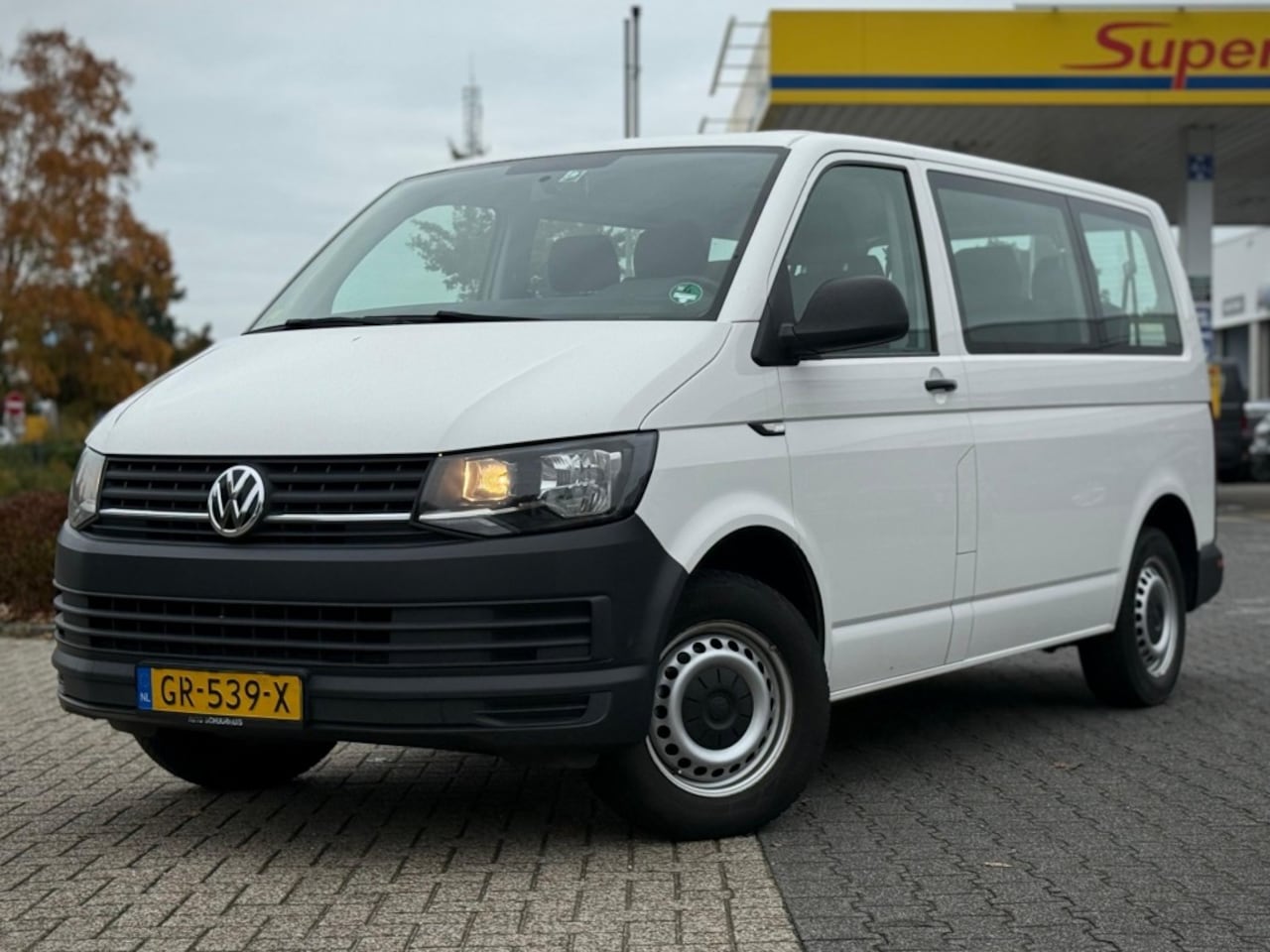 Volkswagen Transporter - 2.0TDI 75KW 9 PERSOONS AIRCO EURO6 NETTE BUS - AutoWereld.nl