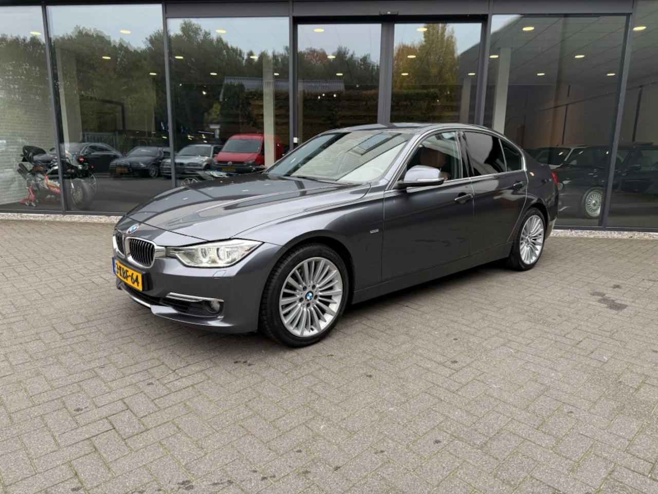 BMW 3-serie - 320i Luxury 320i 184pk Luxury,Leer,Xenon,NaviPro,Stoelverw,Clima,Cruise,PDC - AutoWereld.nl
