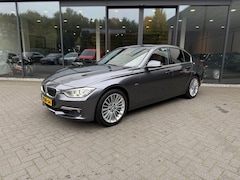 BMW 3-serie - 320i 184pk Luxury, Leer, Xenon, NaviPro, Stoelverw, Clima, Cruise, PDC