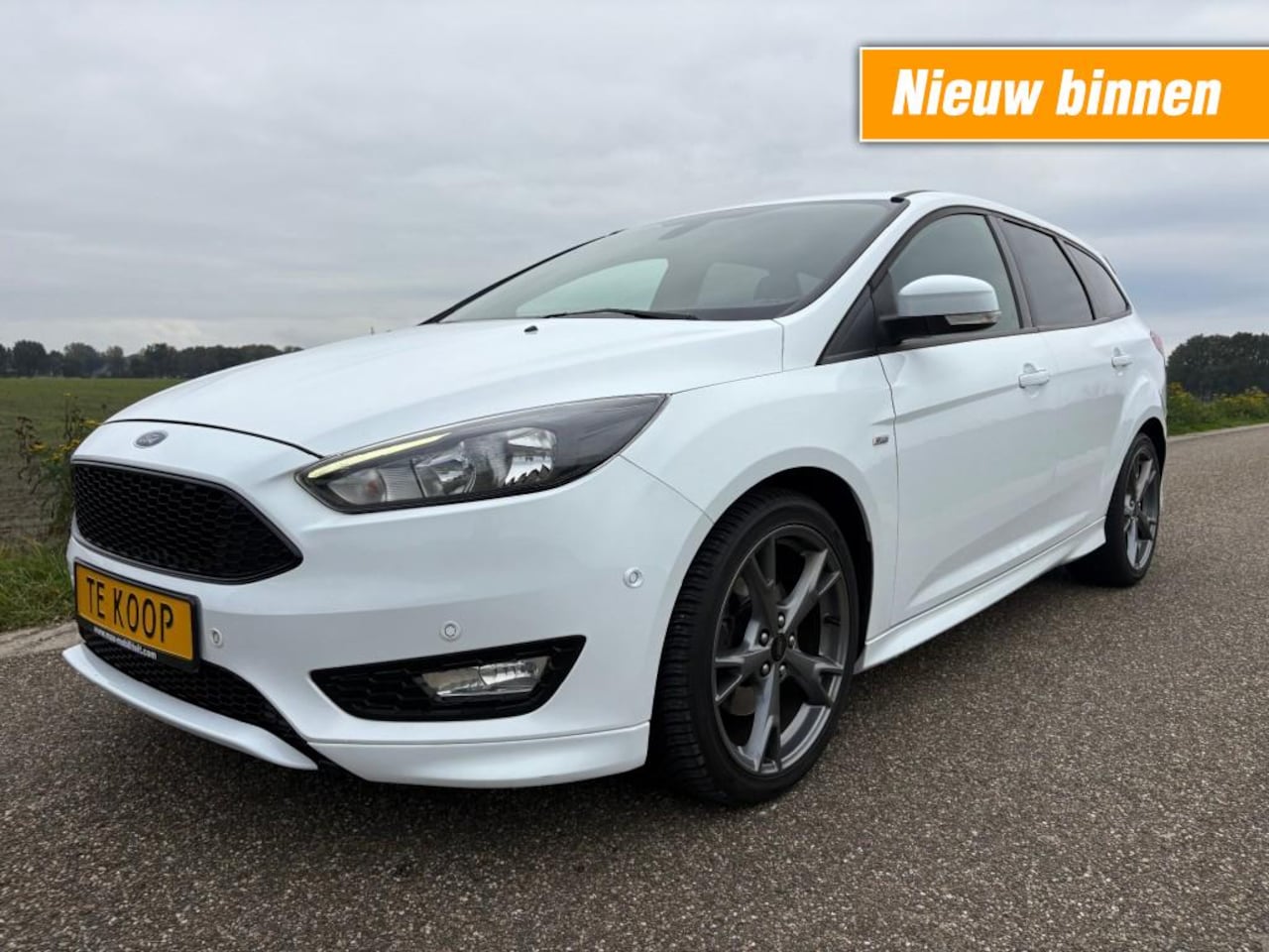 Ford Focus - 1.5 ST LINE 182 PK! / BOMVOL / ZEER NETTE STAAT - AutoWereld.nl
