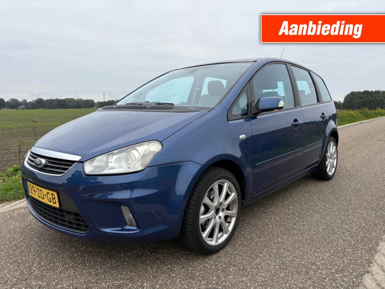 Ford Focus - 1.8-16V TITANIUM / PANO / CRUISE / NIEUWE APK - AutoWereld.nl
