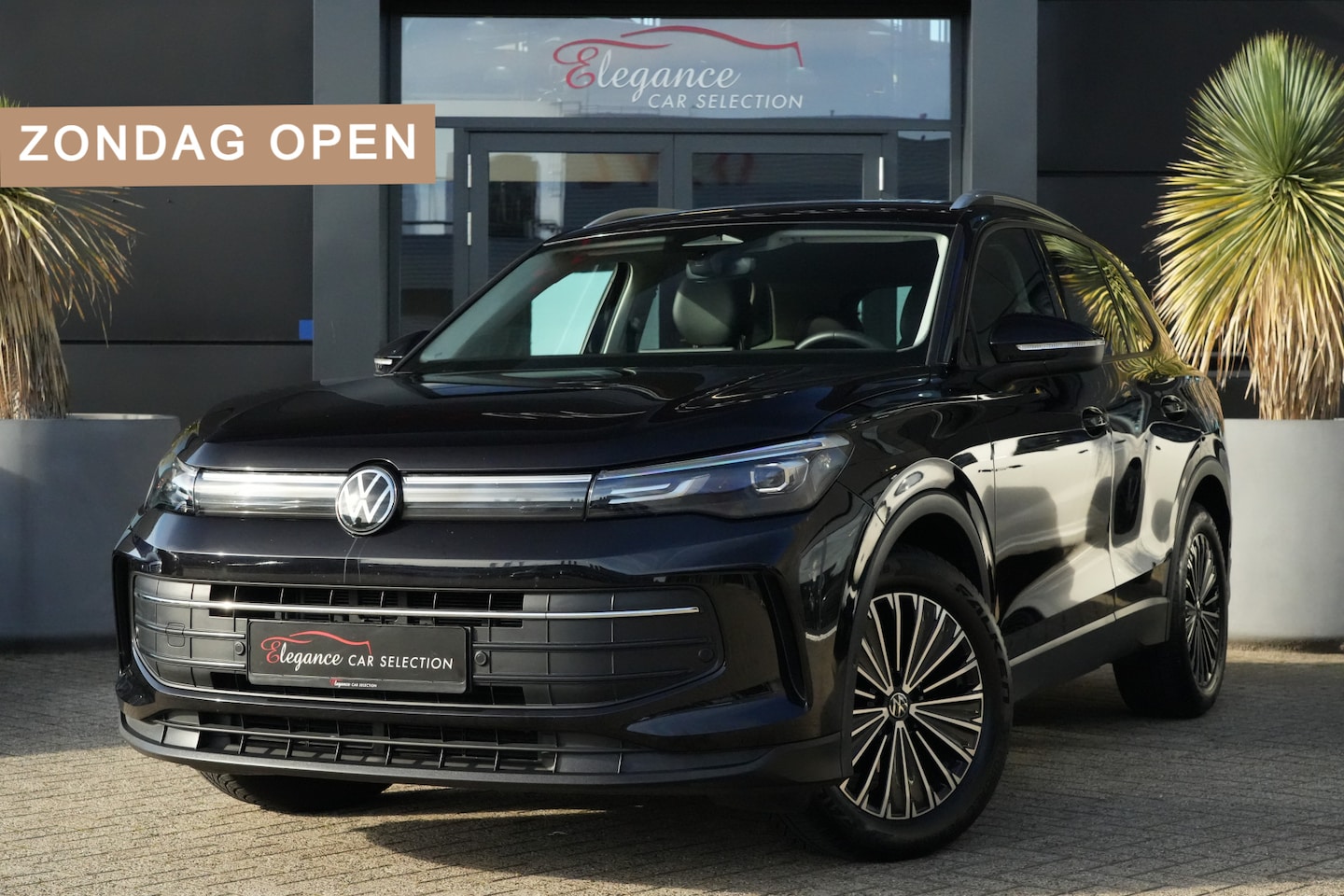 Volkswagen Tiguan - 1.5 eTSI Life Edition 150pk Navigatie/Stoelverwarming/Camera - AutoWereld.nl
