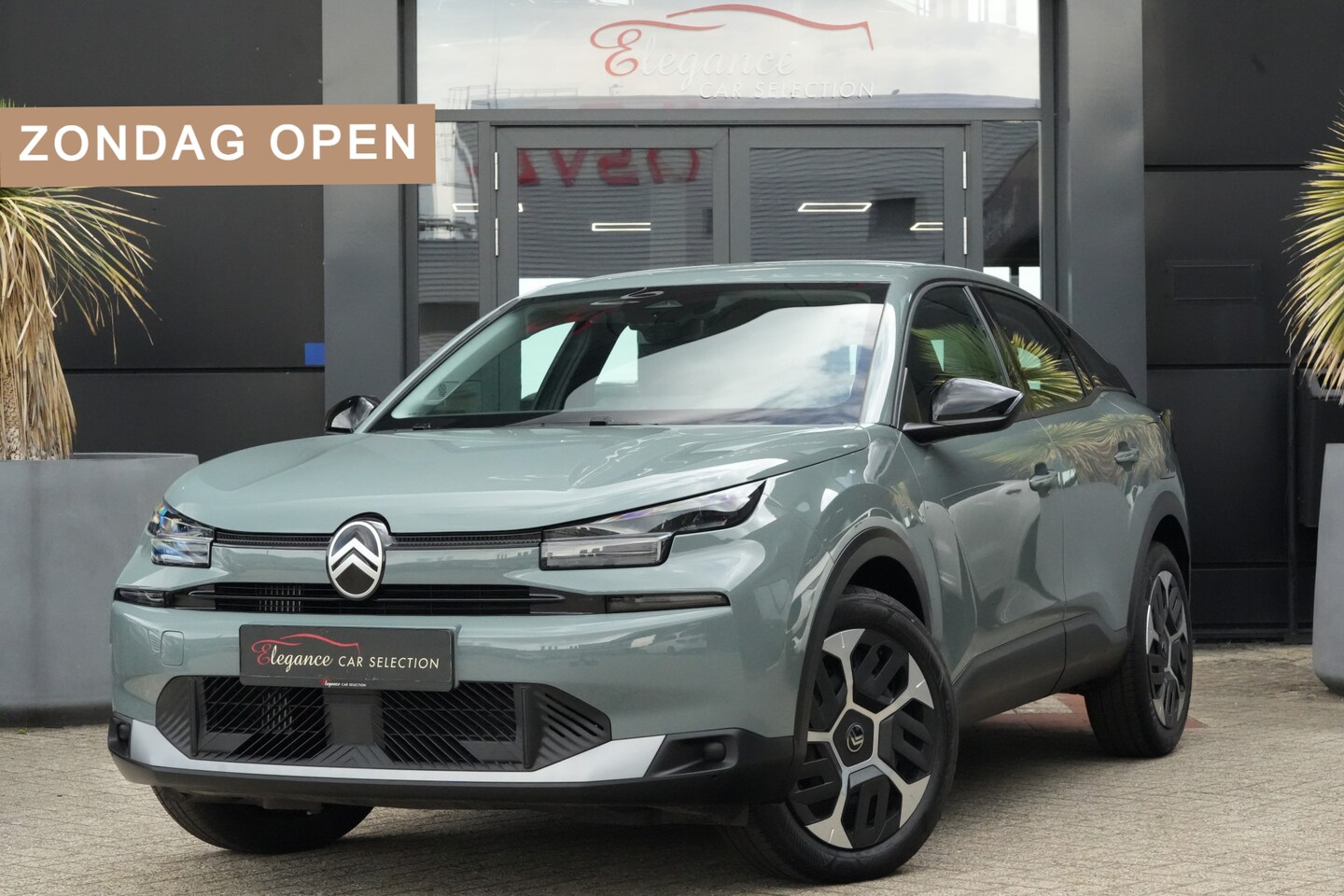 Citroën C4 - 1.2 Hybrid 145pk Plus 145pk WEEKAANBIEDING - AutoWereld.nl