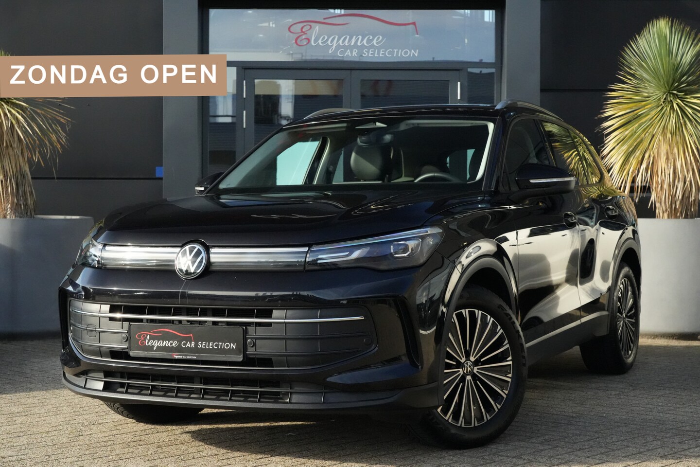 Volkswagen Tiguan - 1.5 eTSI Life Edition 150pk Navigatie/Stoelverwarming/Camera - AutoWereld.nl