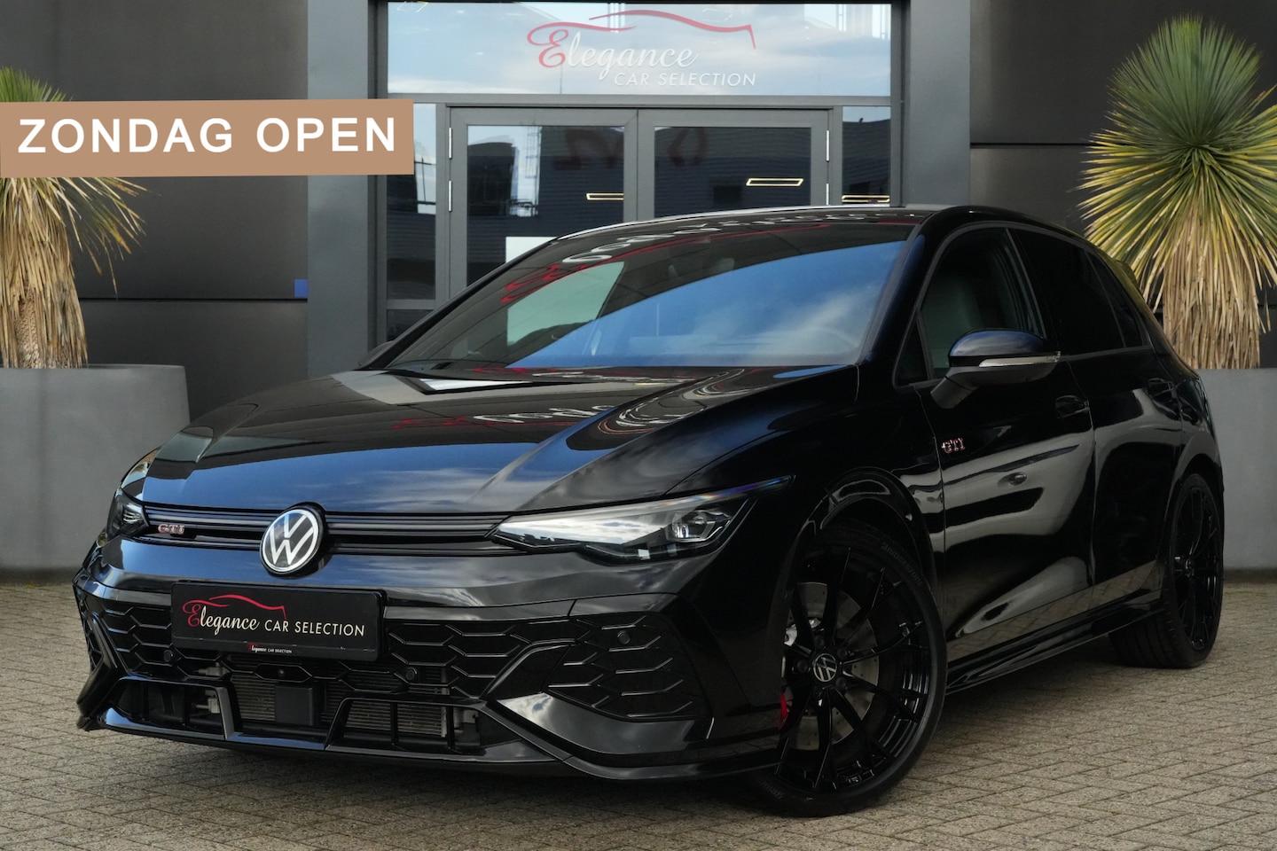 Volkswagen Golf - 8.5 2.0 TSI GTI Clubsport 300pk Akrapovič/Panoramadak/360Camera - AutoWereld.nl
