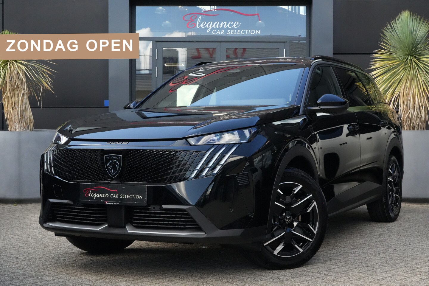 Peugeot 5008 - 1.2 Hybrid 145 GT 7p 145pk Panoramadak/Navigatie/360Camera - AutoWereld.nl