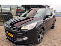 Ford Kuga - 1.5 Titanium Plus 4WD / Automaat / Leder / Pano'dak / Navi / Trekhaak
