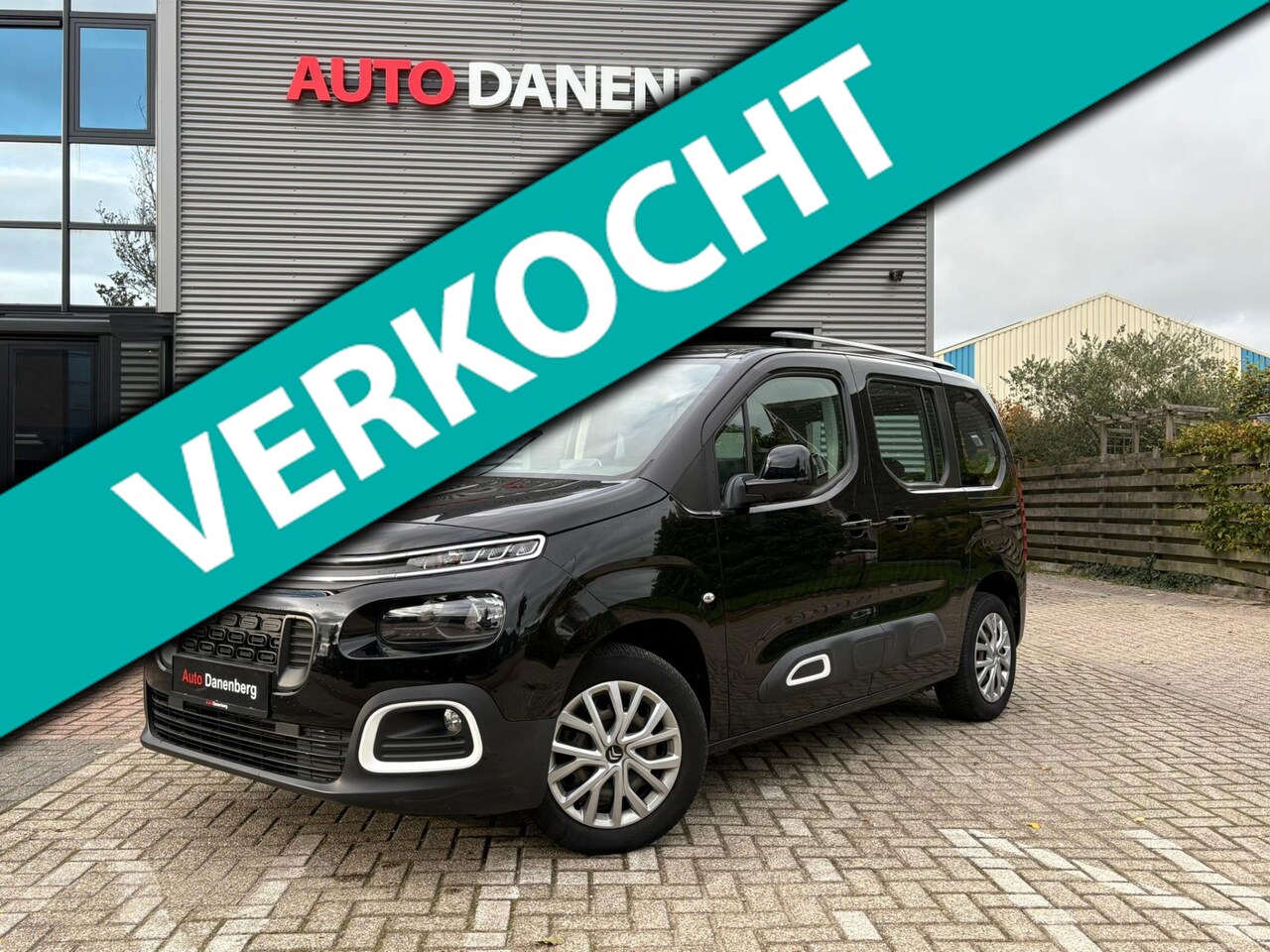 Citroën Berlingo - 1.2 PureTech NieuwStaat! Garantie ! 15.000KM Camera360 - AutoWereld.nl