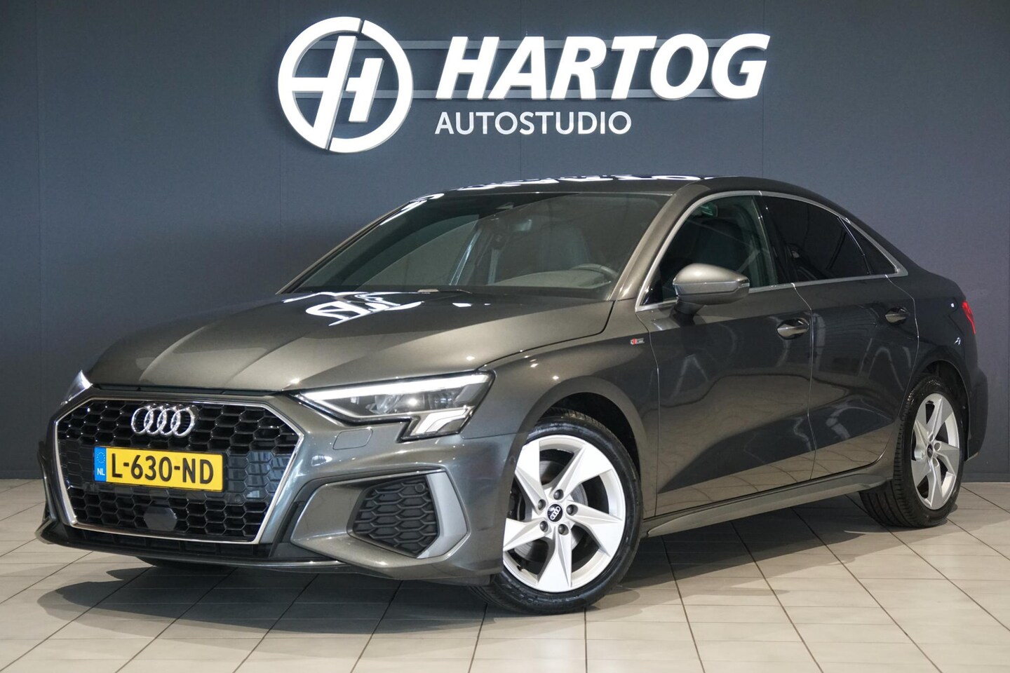 Audi A3 Limousine - 30 TFSI S edition + SPORTSTOELEN / LED / SFEERVERLICHTING - AutoWereld.nl