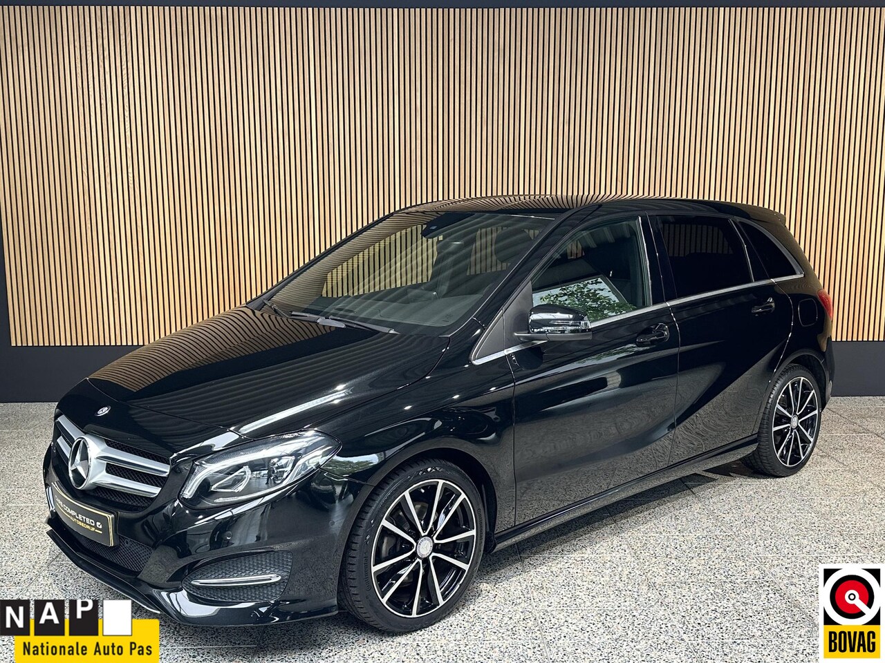 Mercedes-Benz B-klasse - 180 AMG-Pakket NL auto | Lederen bekleding | Navi - AutoWereld.nl