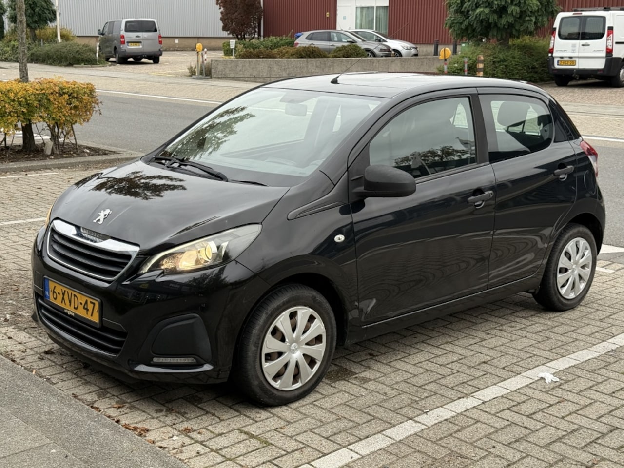 Peugeot 108 - 1.0 Benzine 69PK e-VTi Access Dealer Onderhouden - AutoWereld.nl
