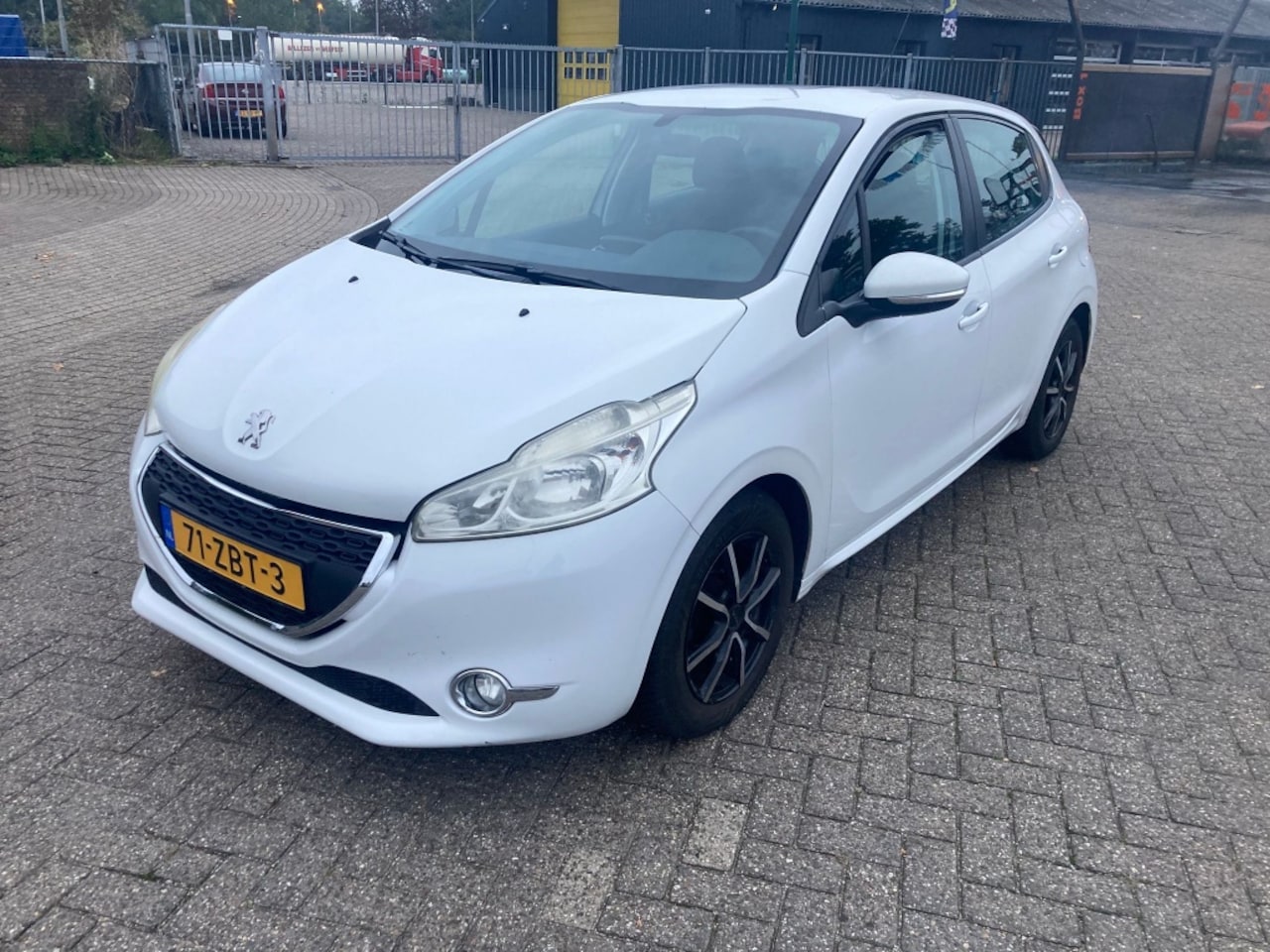 Peugeot 208 - 1.6 e-HDi Blue Lease 1.6 e-HDi Blue Lease - AutoWereld.nl