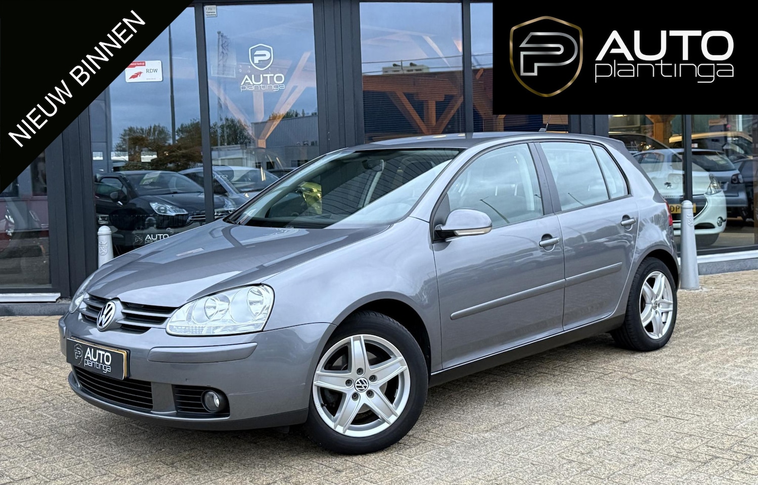 Volkswagen Golf - 1.6 Trendline | Trekhaak | 5 deurs | Airco | Lichtmetalen Velgen | Multi Stuur | - AutoWereld.nl