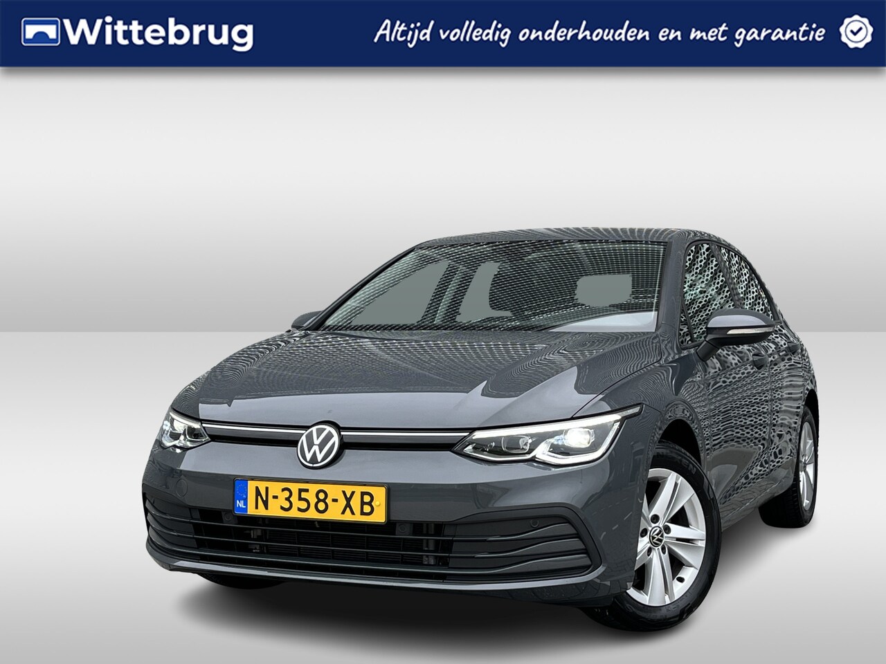 Volkswagen Golf - 1.5 TSI Life Business / Navigatie / App connect / Parkeersensoren V+A / Stoel+stuurverwarm - AutoWereld.nl