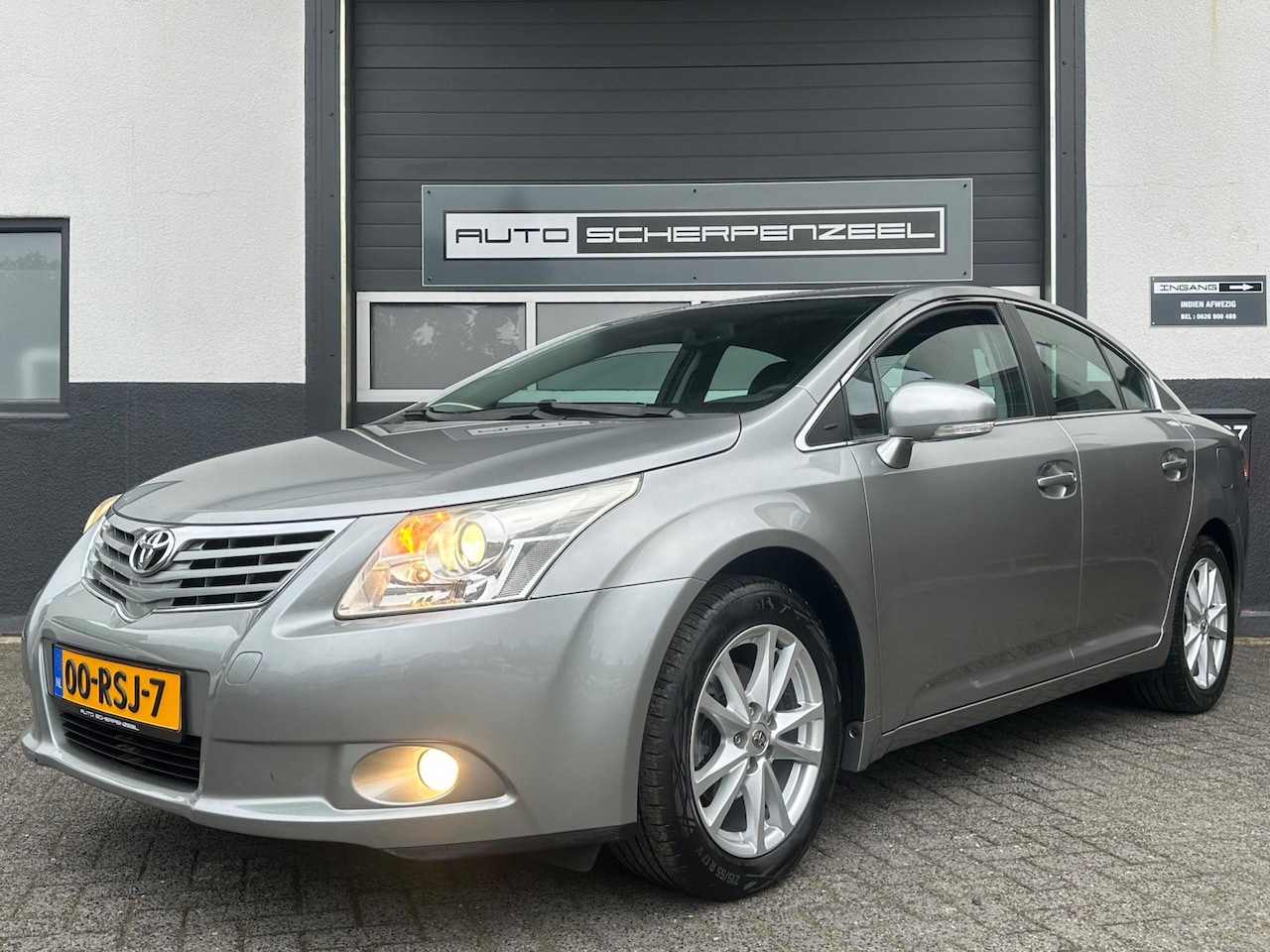 Toyota Avensis - 2.0 VVTi Business 2.0 VVTi Business - AutoWereld.nl