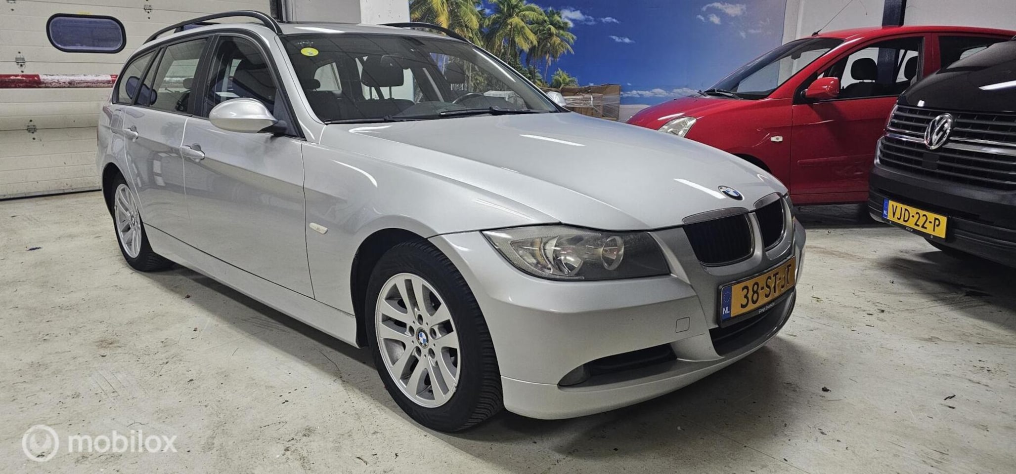 BMW 3-serie Touring - 320i High Executive 320i High Executive - AutoWereld.nl