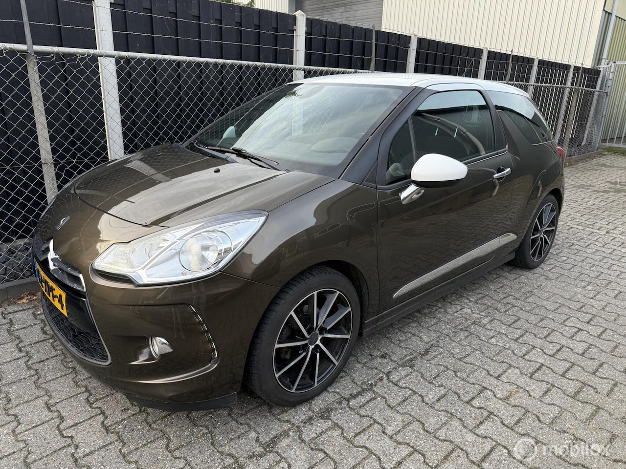 Citroën DS3 - 1.6 e-HDi So Chic 1.6 e-HDi So Chic - AutoWereld.nl