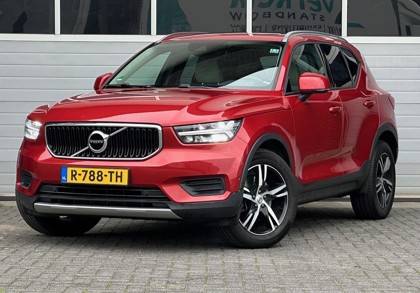 Volvo XC40 - 2.0 T4 Momentum 190pk aut Pano BLIS Harman Kardon - AutoWereld.nl