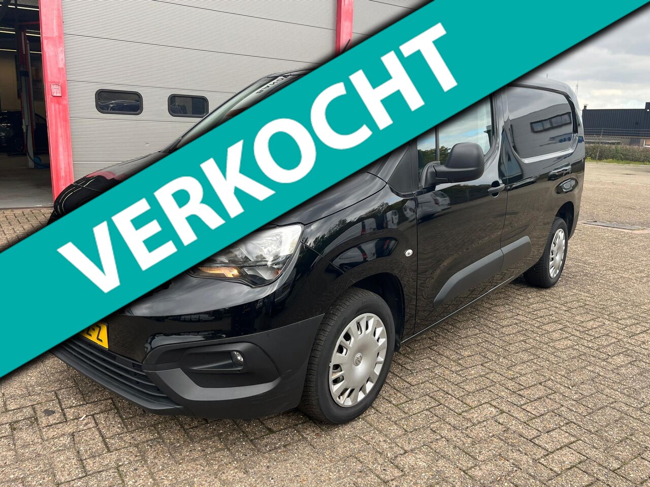 Opel Combo - 1.5D 100 Pk L2H1 Airco/ Camera/ Cruise/ PDC - AutoWereld.nl