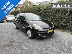 Renault Clio - 1.4-16V Rip Curl | Airco | Cruise Control | LMV | Privacy Glass | Nieuwe APK
