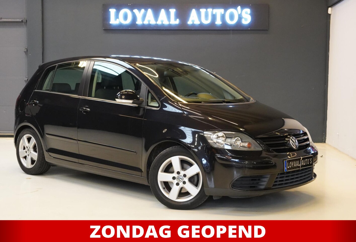 Volkswagen Golf Plus - 1.6 FSI Sportline Business | CRUISE | AIRCO | TREKHAAK | PDC | APK. - AutoWereld.nl