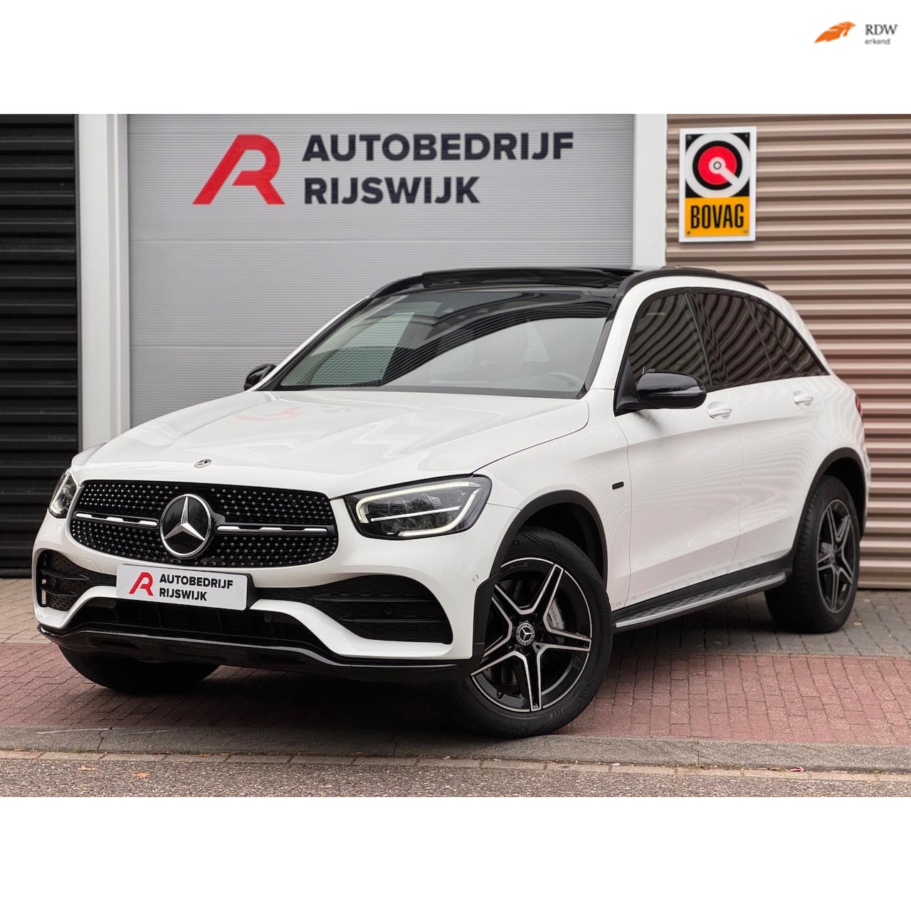 Mercedes-Benz GLC-klasse - 300e 4MATIC AMG Pano/Camera/Dodehoek/Virtual - AutoWereld.nl