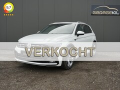 Volkswagen Tiguan - 1.4 TSI R-Line Dealeronderh. / 1e eig. / Orig. NL / Panoramadak / Elektr. Trekhaak / Camer