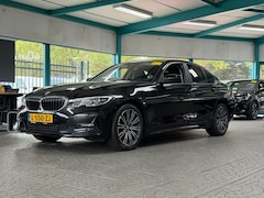 BMW 3-serie - 318i Sedan Business Edition Automaat - Digitaal Cockpit, Carplay