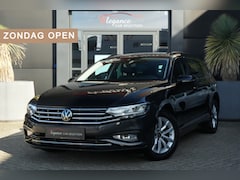 Volkswagen Passat Variant - 1.5 eTSI Business 150pk Navigatie/Trekhaak/PDC
