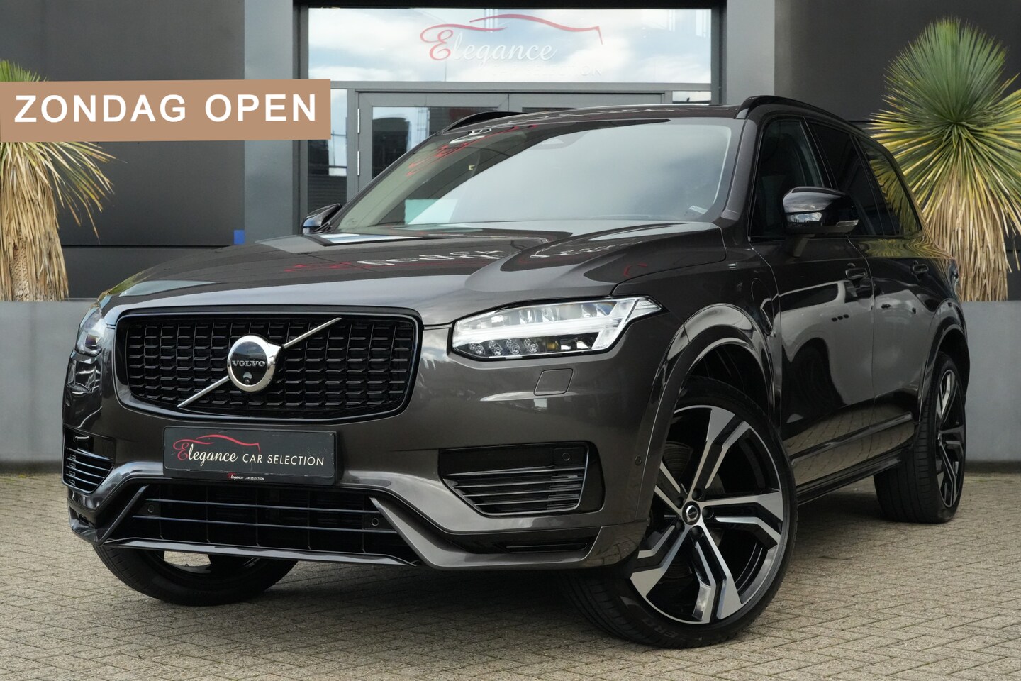 Volvo XC90 - 2.0 T8 Plug-in hybrid AWD Ultra Dark 455pk Panoramadak/Massage/360Camera - AutoWereld.nl