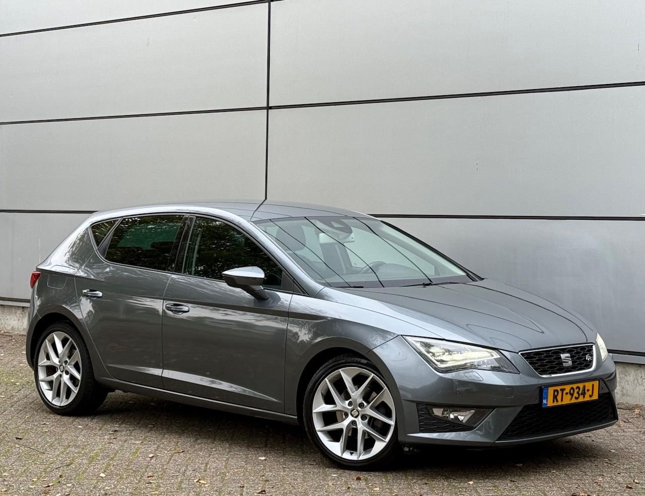 SEAT Leon - 2.0 TDI FR |Automaat |Half Leder |Seat Sound |Stoelverw |Led |Navi |Cruise |Lmv |Nap |Boek - AutoWereld.nl