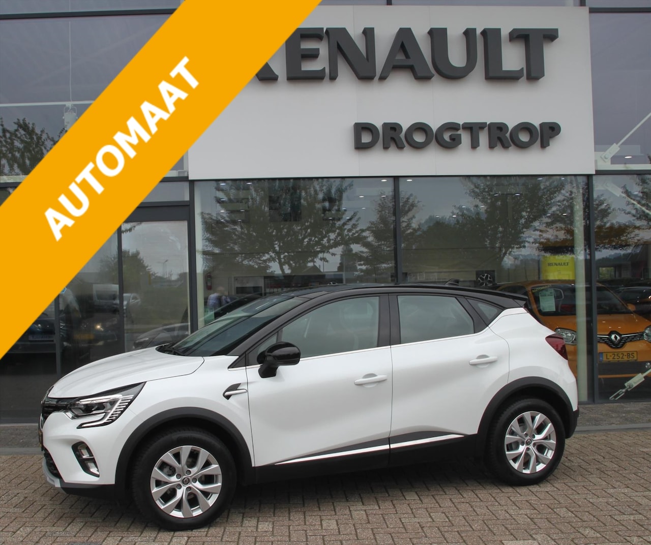 Renault Captur - 130PK-INTENS-AUTOM-41DKM-PANODAK-CAMERA-TREKH- - AutoWereld.nl