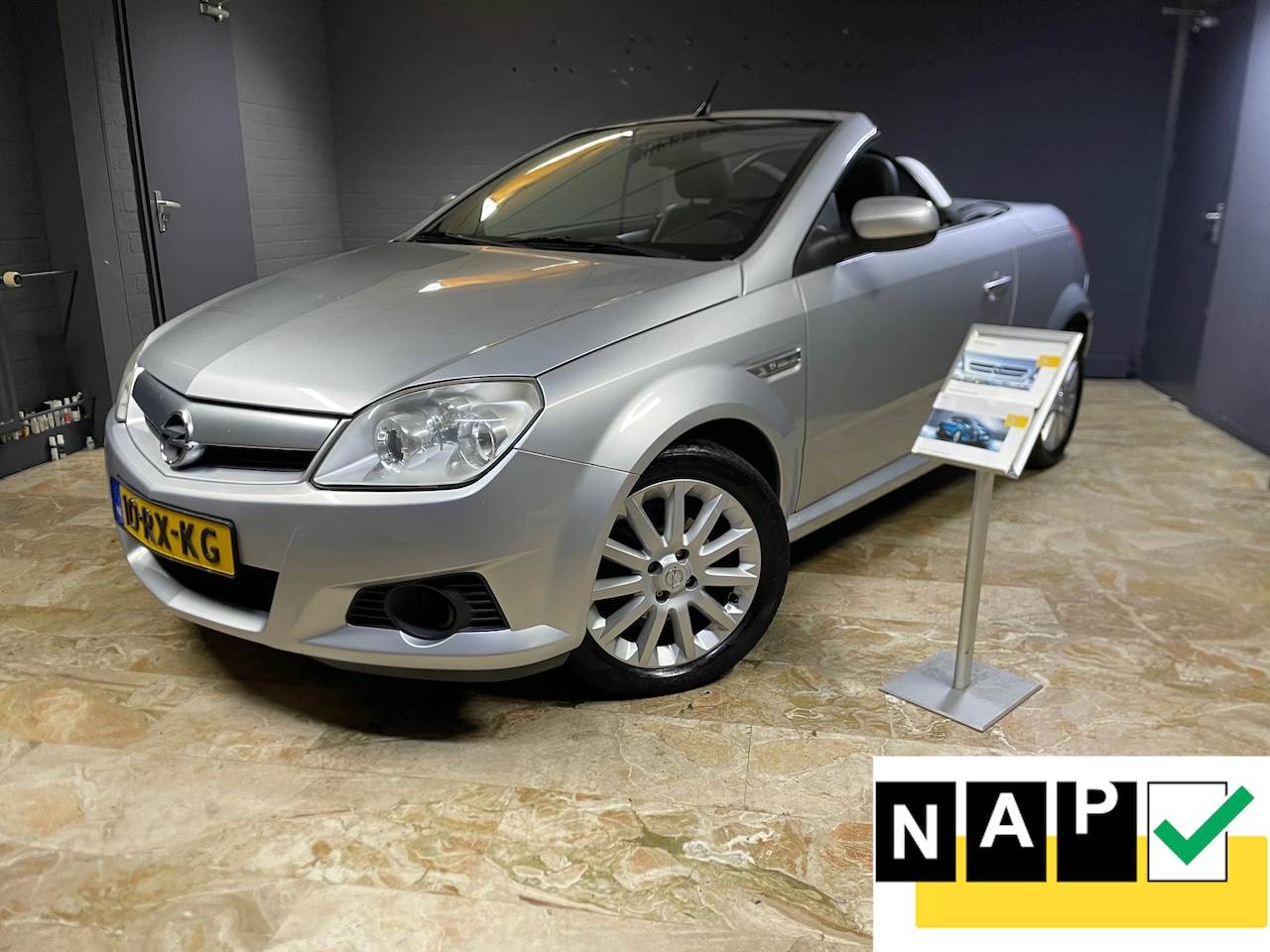 Opel Tigra TwinTop - 1.8-16V Sport Airco Cruis Lm velgen - AutoWereld.nl