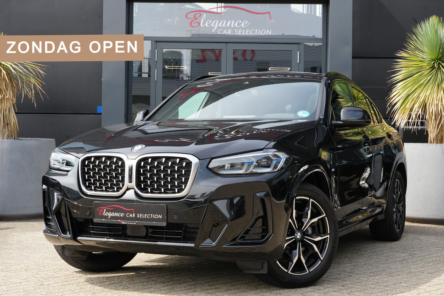 BMW X4 - xDrive30i M Sport High Executive 245pk Panoramadak/HarmanKardon/Trekhaak - AutoWereld.nl