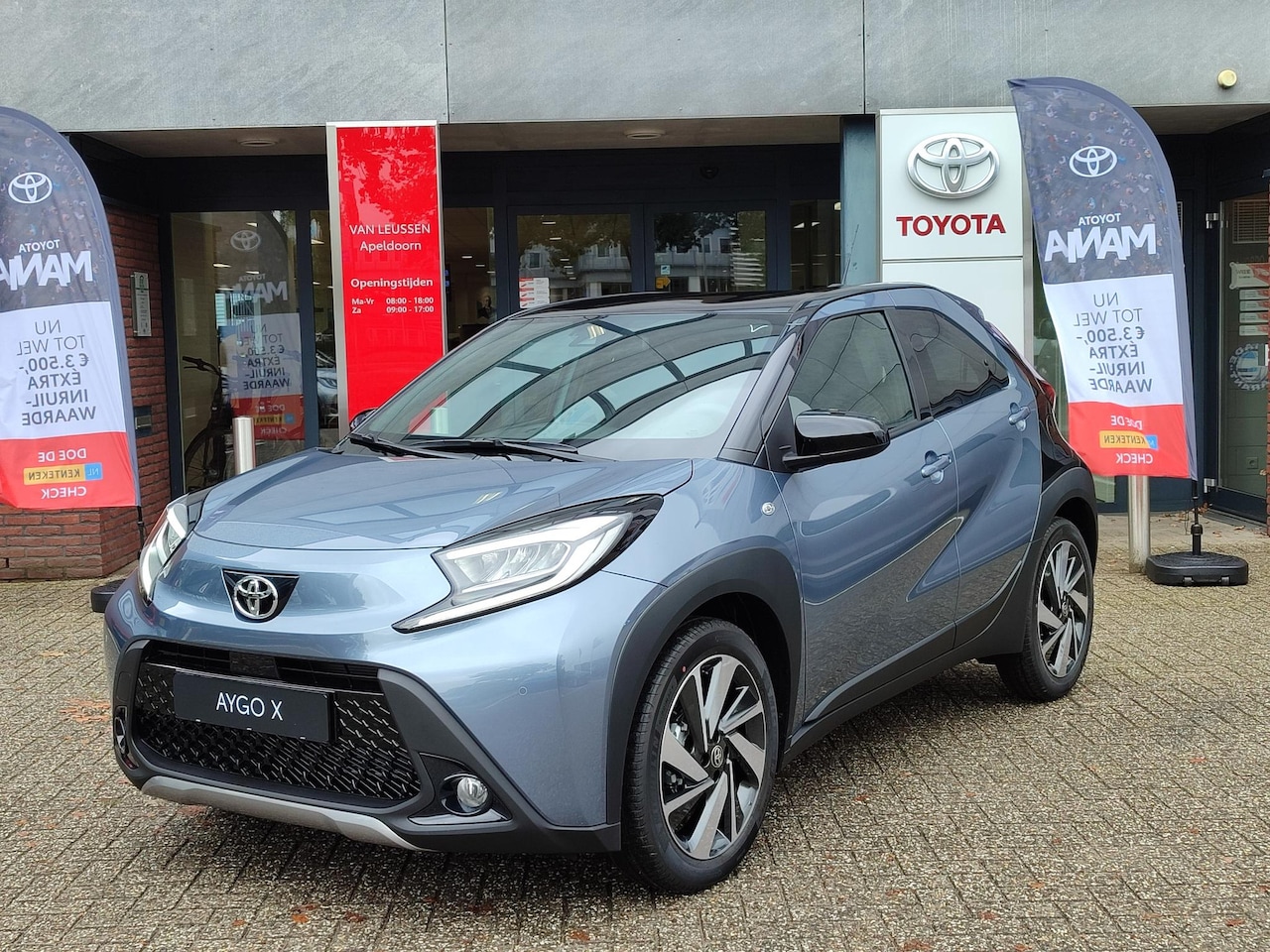 Toyota Aygo X - 1.0 VVT-i MT ENVY NIEUW DIRECT LEVERBAAR! PARK-SENSOREN 18'' LM-VELGEN LED NAVI CLIMA AD-C - AutoWereld.nl