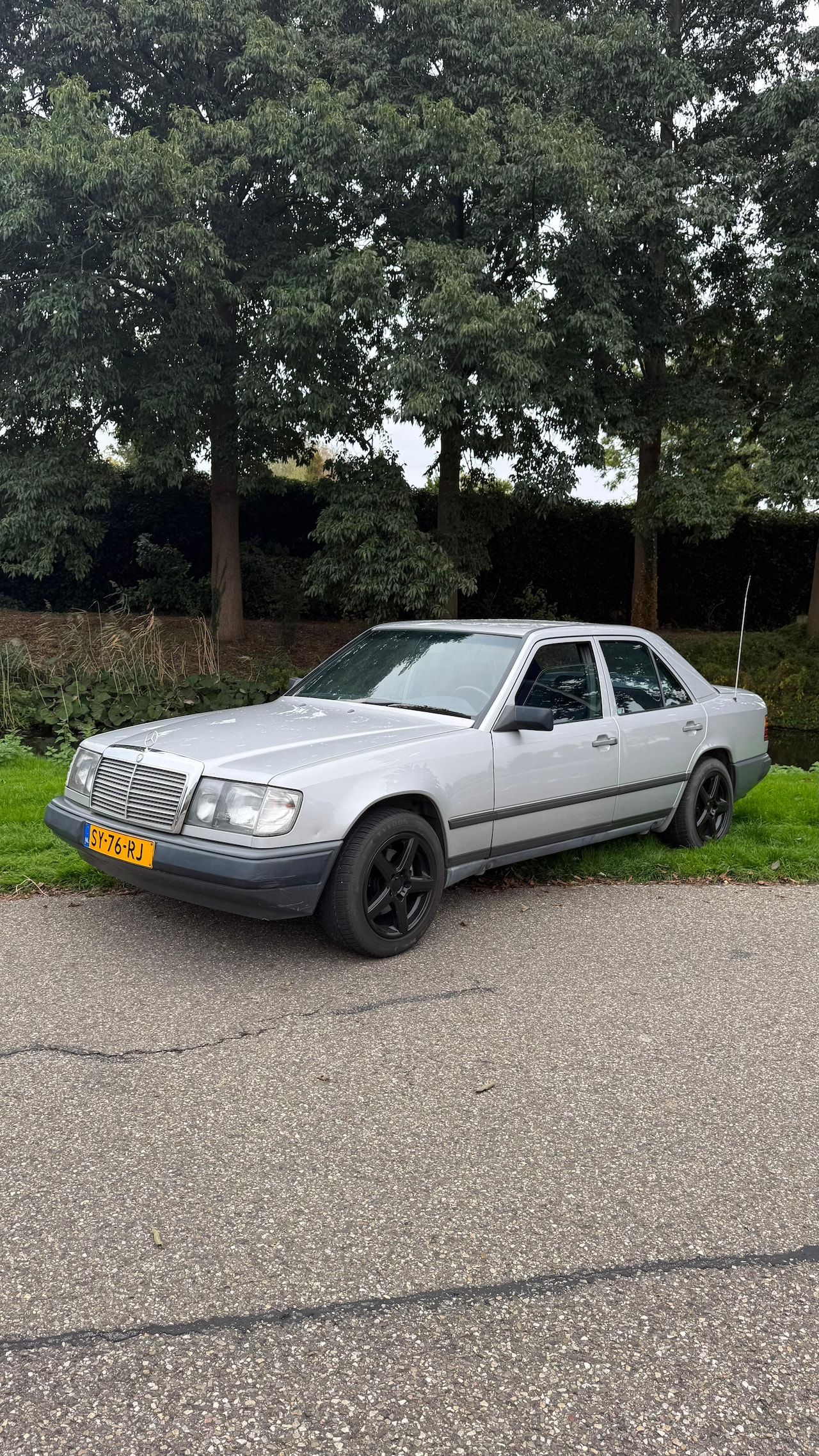 Mercedes-Benz 200-500 (W124) - 300 E - AutoWereld.nl