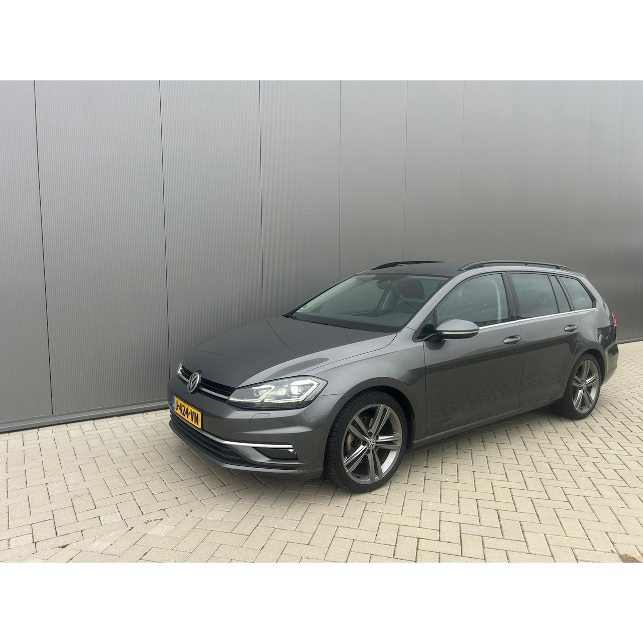 Volkswagen Golf Variant - 1.5 TSI Highline Business R 1.5 TSI Highline Business R - AutoWereld.nl