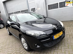 Renault Mégane - 1.6 Parisienn-Panorama-Navi-Airco-Cruise-APK