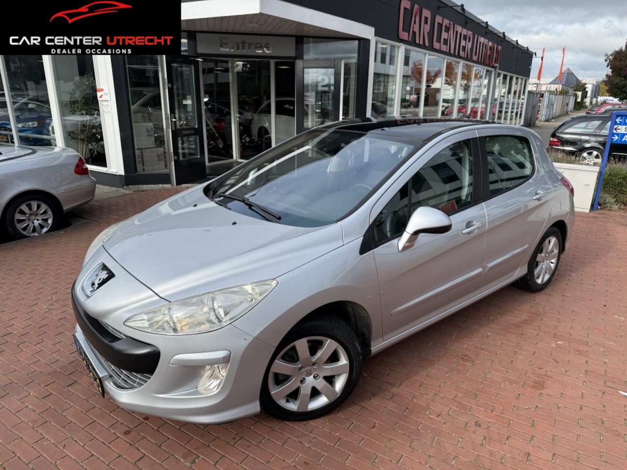 Peugeot 308 - 1.6 VTi XT |AIRCO|CRUISE CONTROL|PANO|TREKHAAK| - AutoWereld.nl
