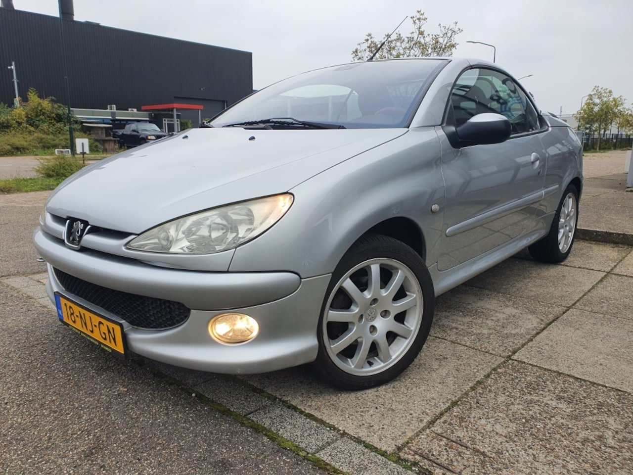 Peugeot 206 CC - 2.0-16V |ECC|LEER|NAVI|APK|NAP|NL AUTO|2003 - AutoWereld.nl