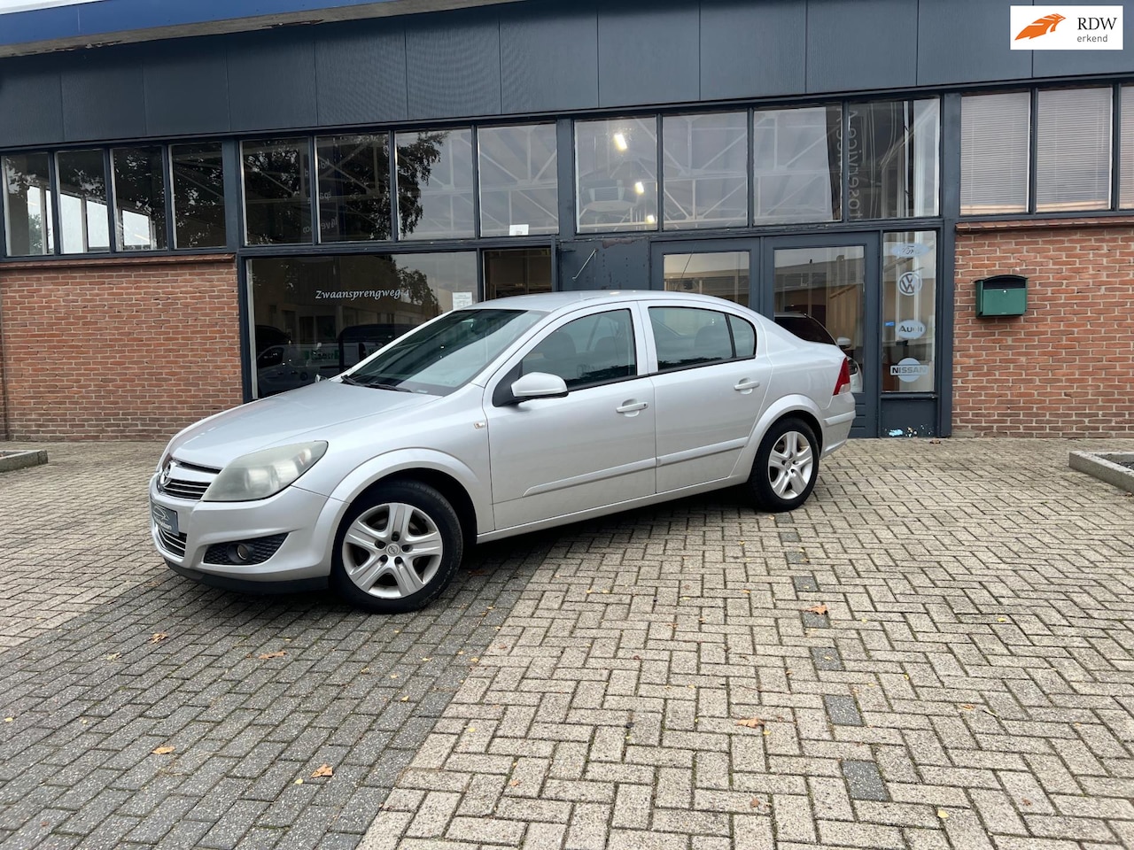 Opel Astra - 1.6 Essentia 1.6 Essentia, Airco, Unieke auto - AutoWereld.nl