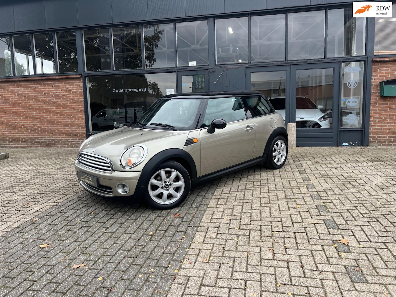 MINI Cooper - Mini 1.6 Airco, Pano, Stoelverwarming - AutoWereld.nl